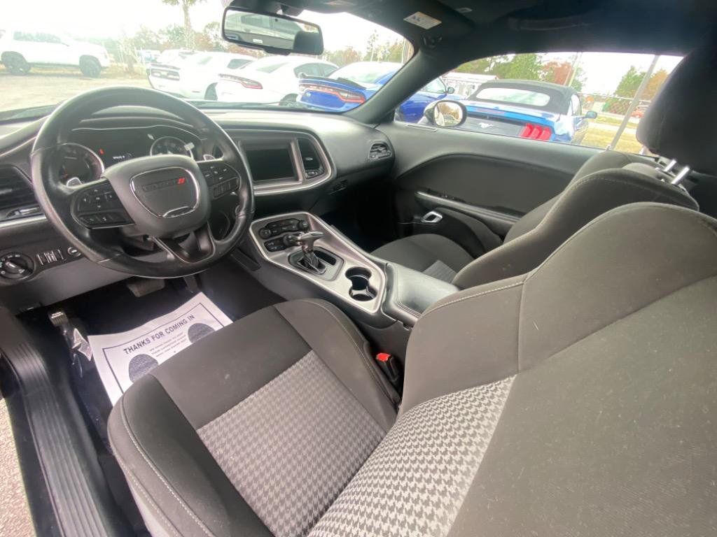 Used 2022 Dodge Challenger GT RWD image 11