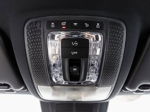 Used 2025 Mercedes-Benz GLS 580 4MATIC image 25