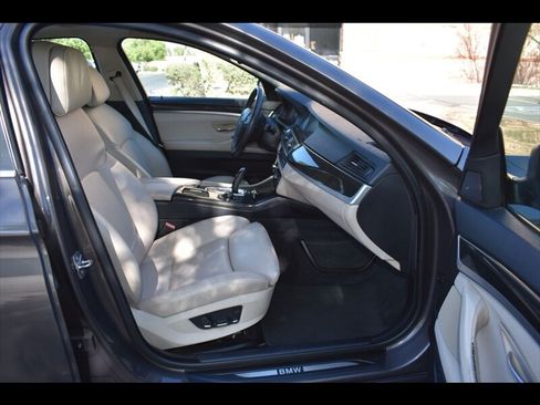 Used 2012 BMW 528i Sedan RWD image 33