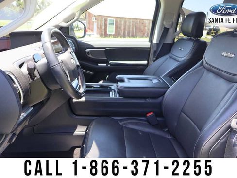 Used 2025 Ford Expedition Platinum AWD/4WD image 13