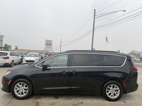 Used 2020 Chrysler Voyager Lxi FWD image 4