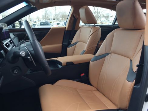 Certified 2024 Lexus ES 350 Ultra Luxury w/ Accessory Package (Z2) image 34