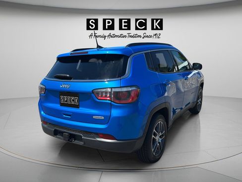 Used 2020 Jeep Compass Latitude FWD image 5