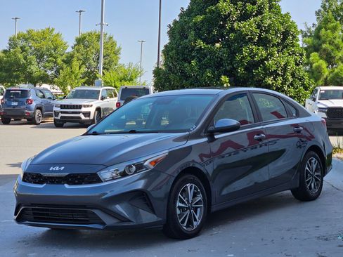 Used 2024 Kia Forte LXS FWD image 3
