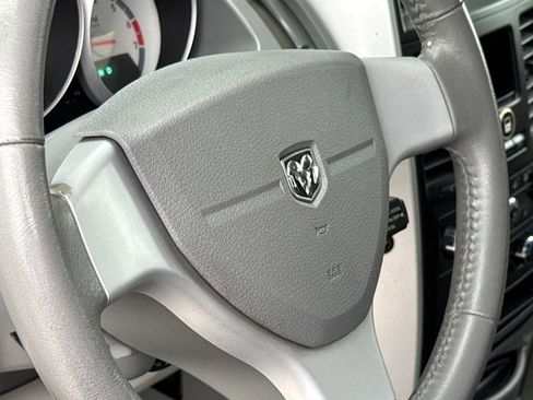 Used 2008 Dodge Grand Caravan SXT w/ Family Value Group FWD image 28