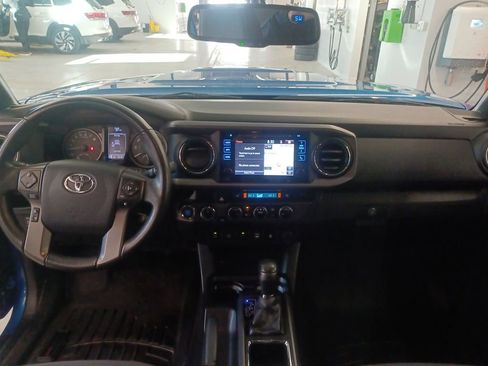 Used 2017 Toyota Tacoma TRD Sport w/ Premium & Technology Package image 13