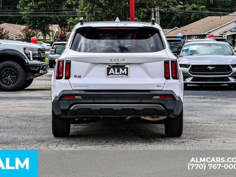 Used 2023 Kia Sorento S w/ Panoramic Sunroof Package AWD/4WD image 11