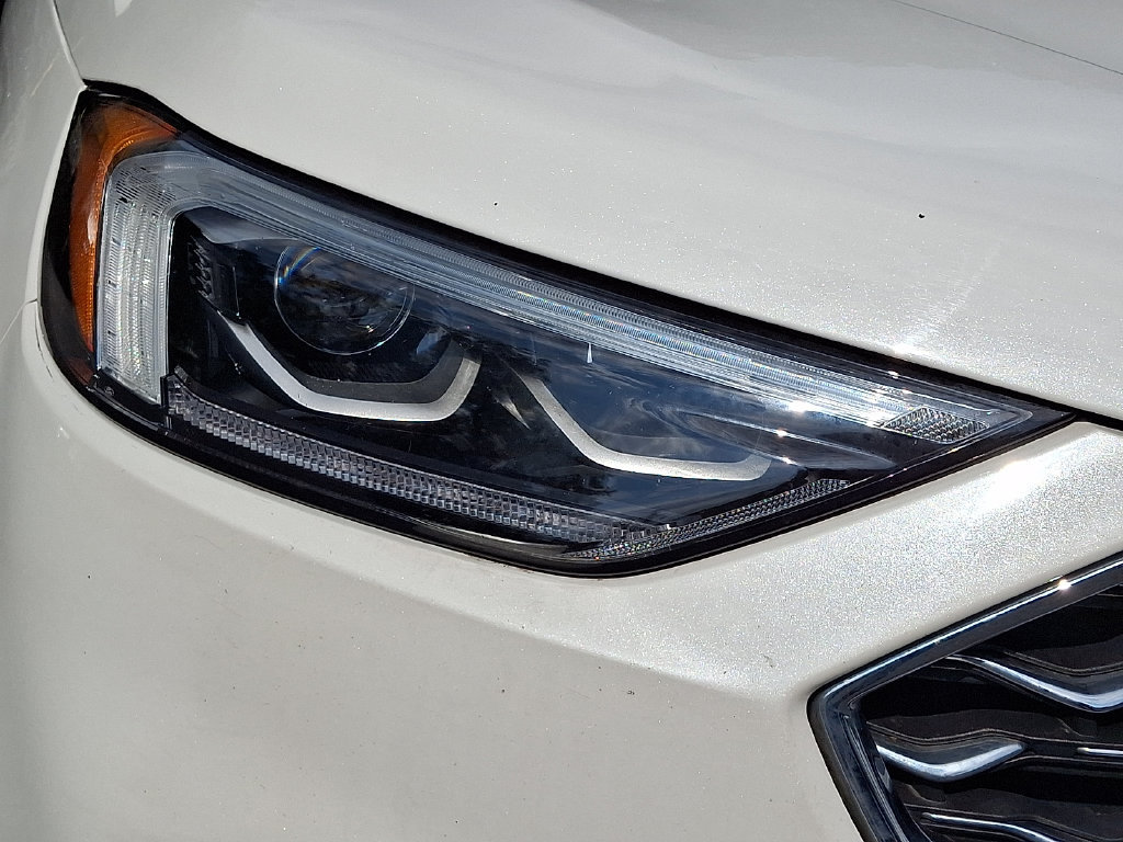 Used 2020 Ford Edge Titanium w/ Equipment Group 301A AWD/4WD image 10