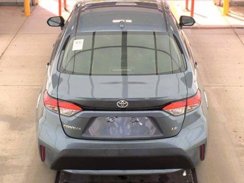Used 2022 Toyota Corolla LE FWD image 3