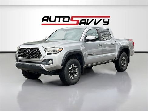 Used 2019 Toyota Tacoma w/ TRD Off-Road Package image 3