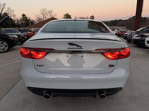 Used 2016 Jaguar XF S image 17