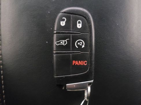 Used 2017 Jeep Grand Cherokee Overland AWD/4WD image 32