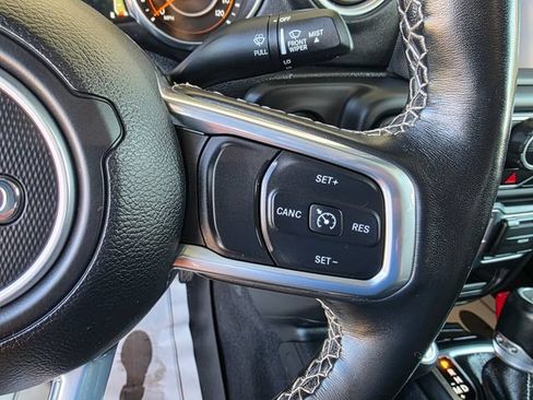 Used 2021 Jeep Gladiator Overland AWD/4WD image 27