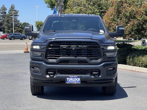 New 2026 RAM 2500 Big Horn AWD/4WD image 4
