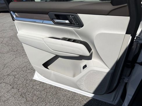 New 2026 GMC Terrain Denali AWD/4WD image 13