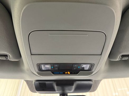 Used 2024 Ford F350 XLT AWD/4WD image 34