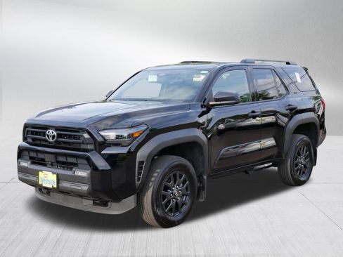 Used 2025 Toyota 4Runner SR5 AWD/4WD image 3