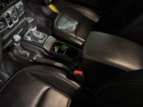 Used 2023 Jeep Wrangler Unlimited Sahara w/ Cold Weather Group image 6