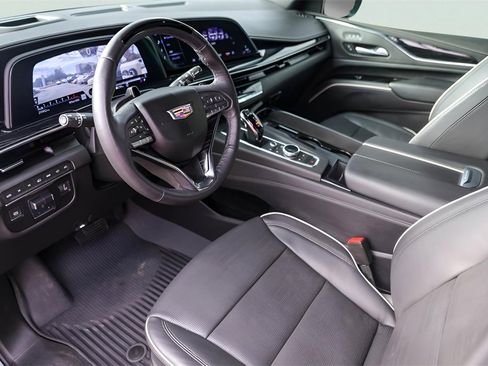 Used 2024 Cadillac Escalade Sport w/ LPO, ONYX Package image 13