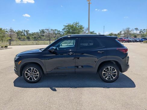 Used 2025 Chevrolet TrailBlazer LT AWD/4WD image 8