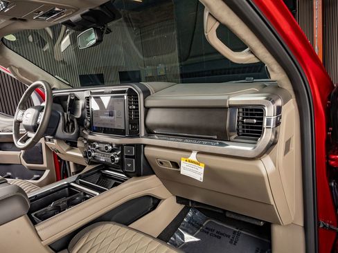 Used 2026 Ford F350 Platinum w/ Platinum Plus Package image 19