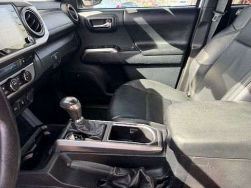 Used 2021 Toyota Tacoma Limited w/ Nightshade Package AWD/4WD image 25