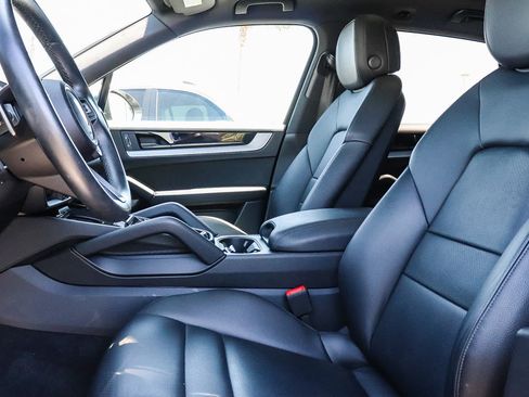 Used 2024 Porsche Cayenne AWD/4WD image 28