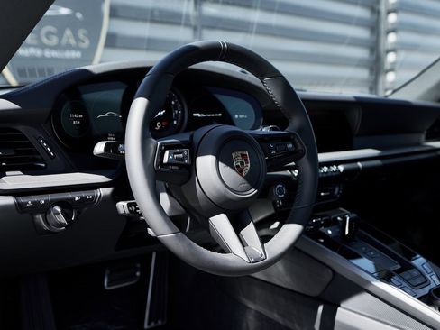 Used 2024 Porsche 911 Carrera 4S w/ Premium Package image 32