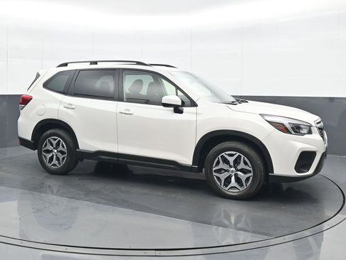 Used 2021 Subaru Forester Premium image 8