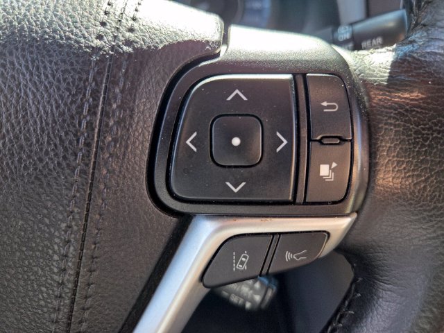 Used 2020 Toyota Sienna XLE Premium FWD image 27