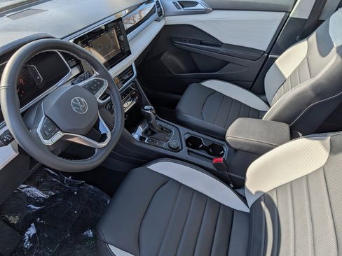 New 2026 Volkswagen Taos SEL image 7