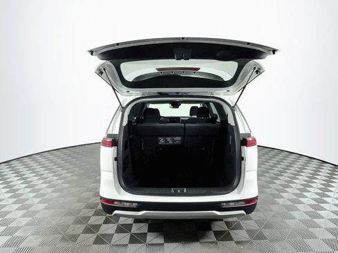 Used 2023 Kia Carnival LX FWD image 25