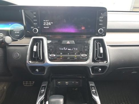 Used 2023 Kia Sorento SX Prestige AWD/4WD image 2