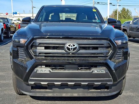 New 2026 Toyota Tacoma SR5 AWD/4WD image 2