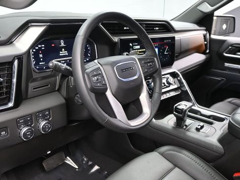 Used 2025 GMC Sierra 1500 Denali image 14