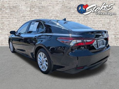 Used 2022 Toyota Camry LE FWD image 7