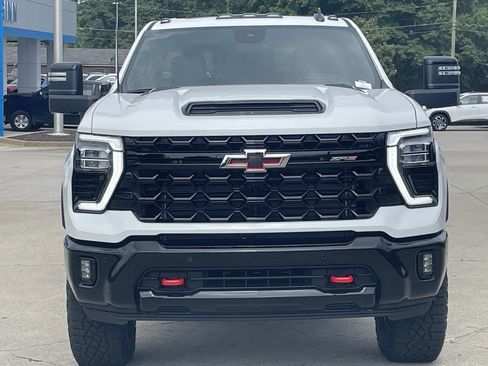 New 2026 Chevrolet Silverado 2500 ZR2 AWD/4WD image 6
