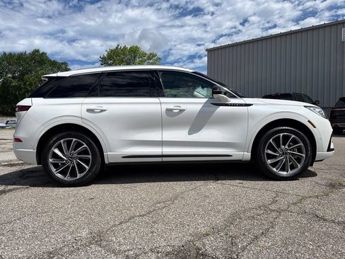 Used 2023 Lincoln Corsair Grand Touring w/ Equipment Group 302A AWD/4WD image 6