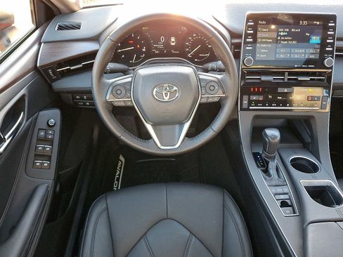 Used 2021 Toyota Avalon XLE w/ Moonroof Package image 14