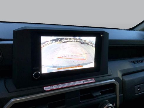 Used 2025 Toyota Tacoma SR AWD/4WD image 28
