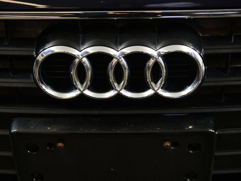 Used 2015 Audi A4 2.0T Premium Plus w/ Technology Package image 17