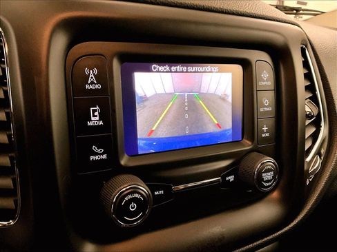 Used 2018 Jeep Compass Latitude image 20