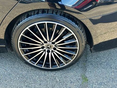 Used 2023 Mercedes-Benz C 300 Sedan image 6