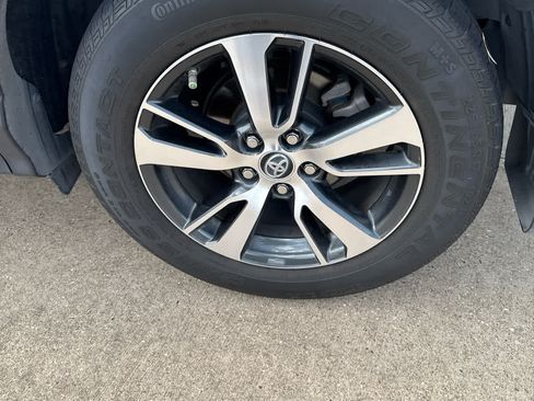 Used 2018 Toyota RAV4 XLE w/ Plus Extra Value Package FWD image 4