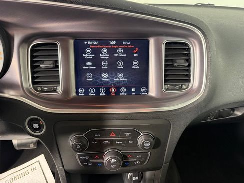 Used 2019 Dodge Charger SXT AWD/4WD image 13