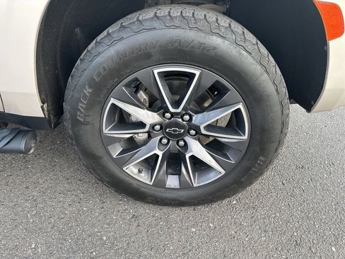 Used 2021 Chevrolet Tahoe Z71 w/ Z71 Signature Package image 46