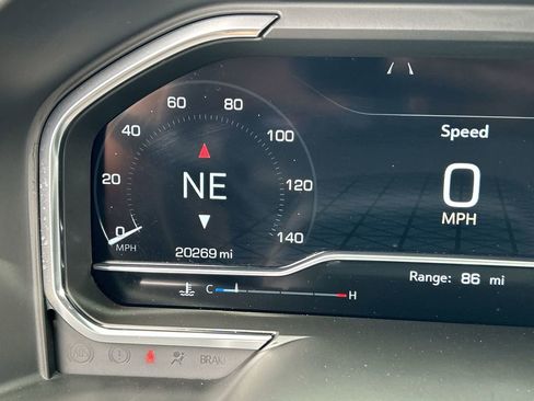 Used 2025 GMC Sierra 1500 AT4 w/ AT4 Premium Package image 12