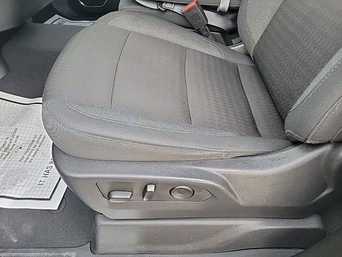 Used 2024 Chevrolet Silverado 1500 LT image 9