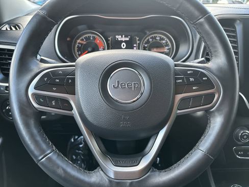 Used 2019 Jeep Cherokee Latitude Plus w/ Comfort/Convenience Group image 10