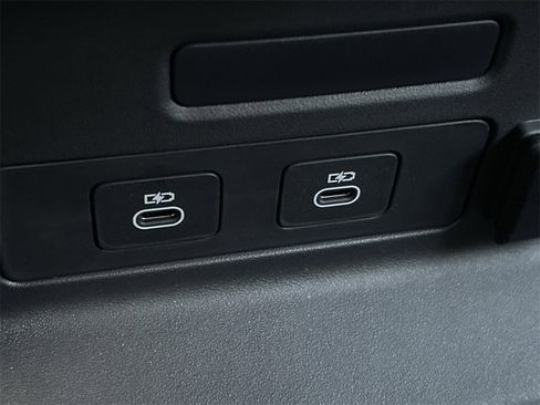 Used 2026 Land Rover Range Rover Velar S image 22